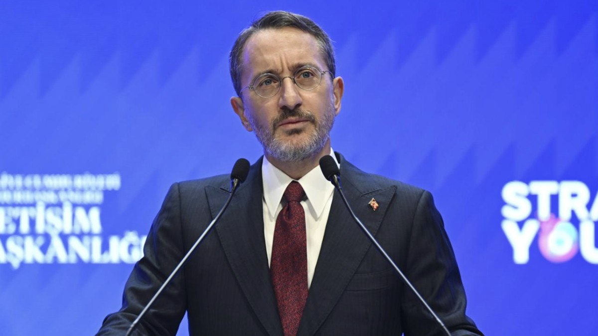 Fahrettin Altun’dan 23 Nisan iletisi: Egemenliğin millete ilişkin olduğunun tescilidir