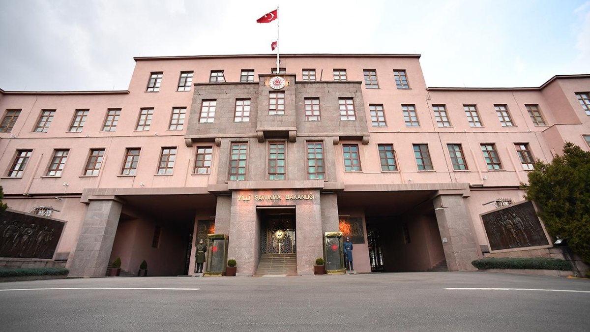 MSB: İstanbul sarsıntısında çabucak harekete geçildi, 5 iHA keşif vazifesi yaptı